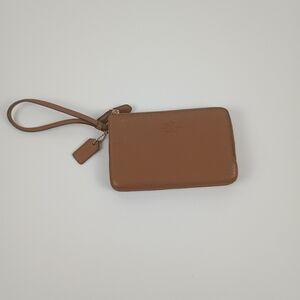 Coach - Brown leather wristlet